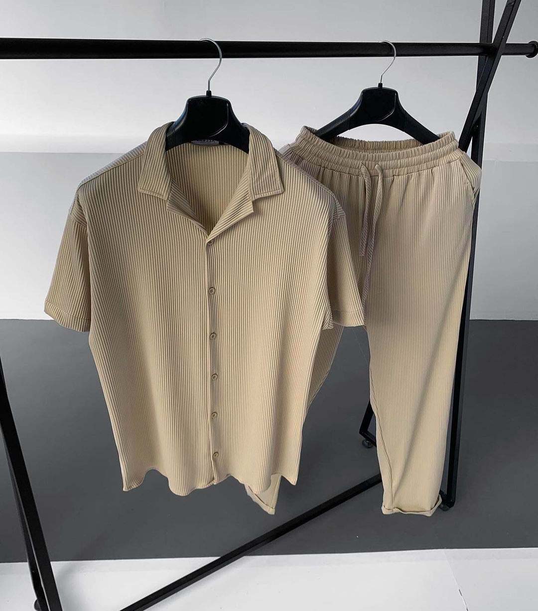 British Collar Pleated Men's Set - 30% Off - Image 4
