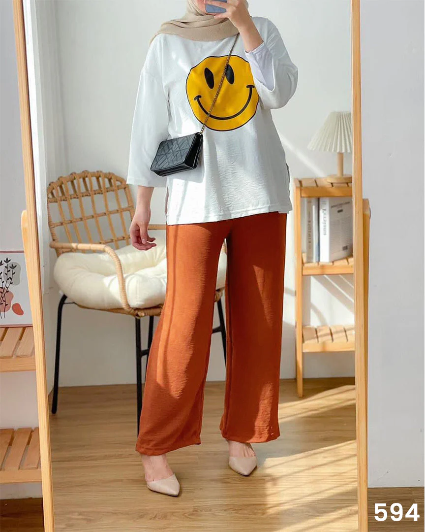 Smiley Tee & Palazzo - 50% Off - Image 2