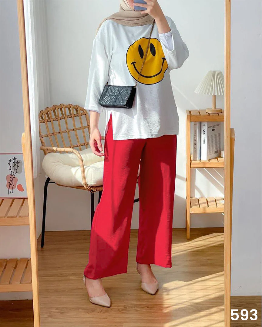 Smiley Tee & Palazzo - 50% Off - Image 5