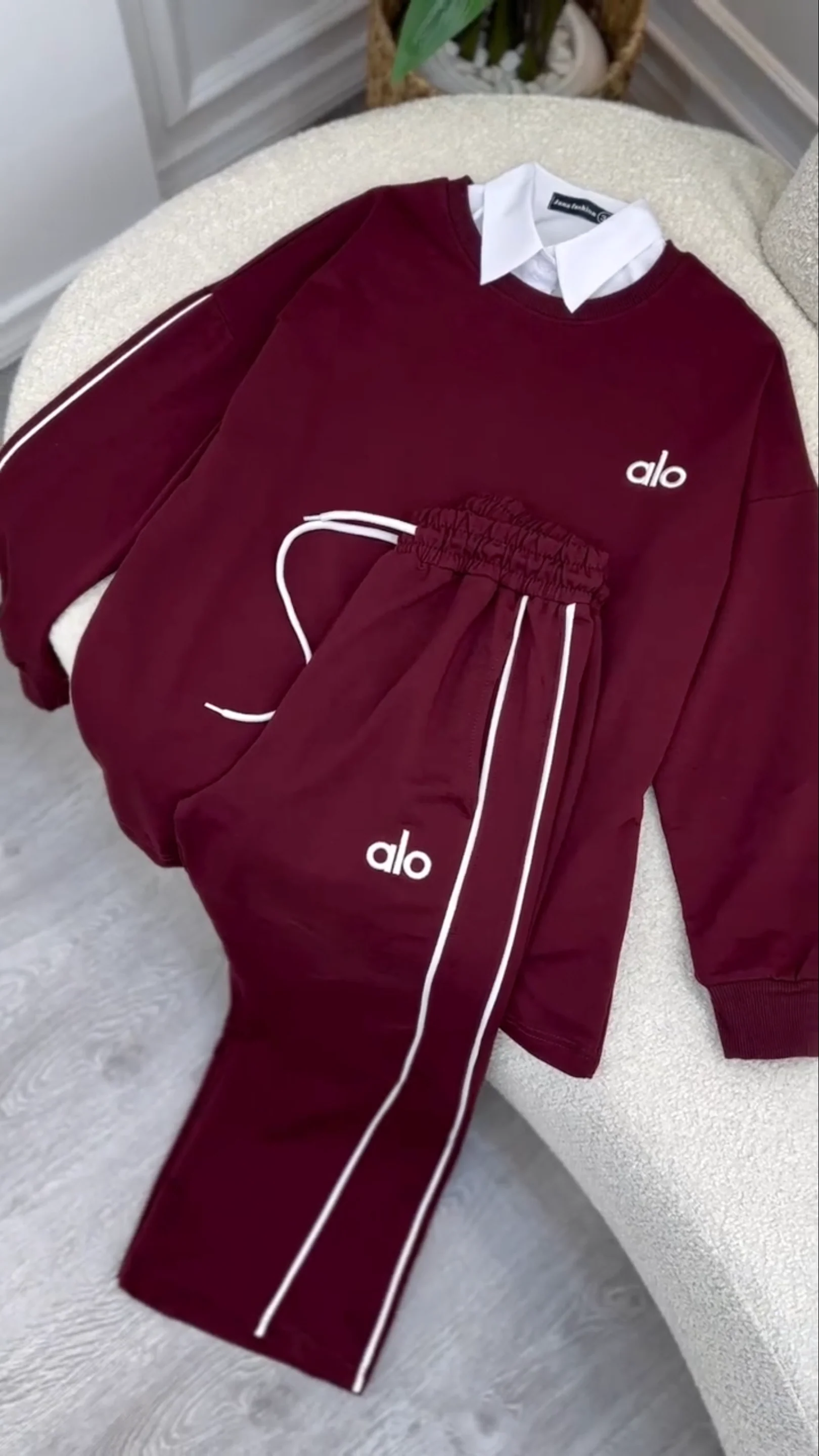 Women Alo Tracksuit - Image 2