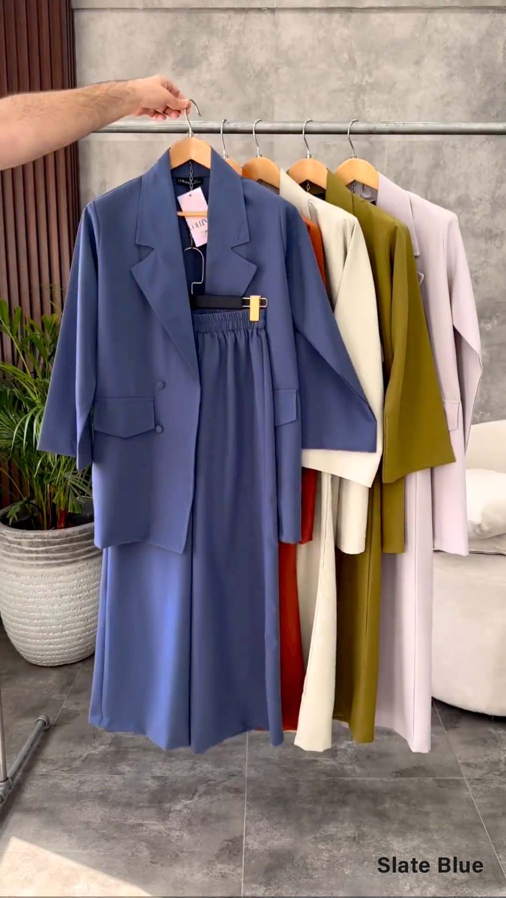 British Collar Loose Fit Blazer & Pants - (PRE ORDER / الطلبات المسبقة) - Image 5