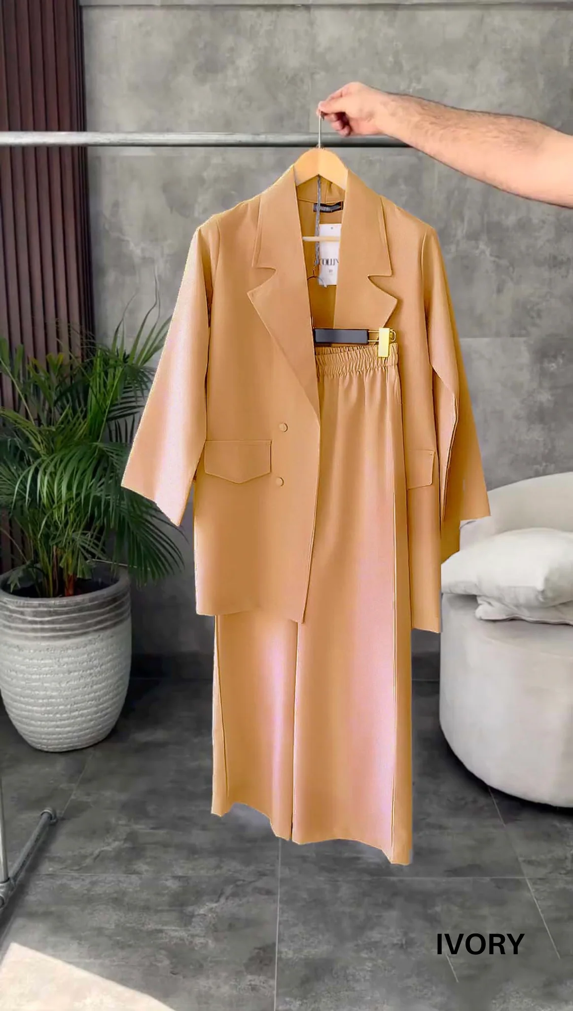 British Collar Loose Fit Blazer & Pants - (PRE ORDER / الطلبات المسبقة) - Image 7