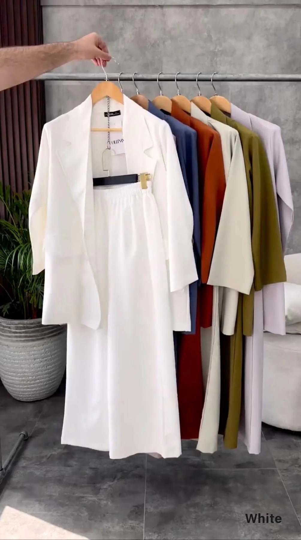British Collar Loose Fit Blazer & Pants - (PRE ORDER / الطلبات المسبقة) - Image 8